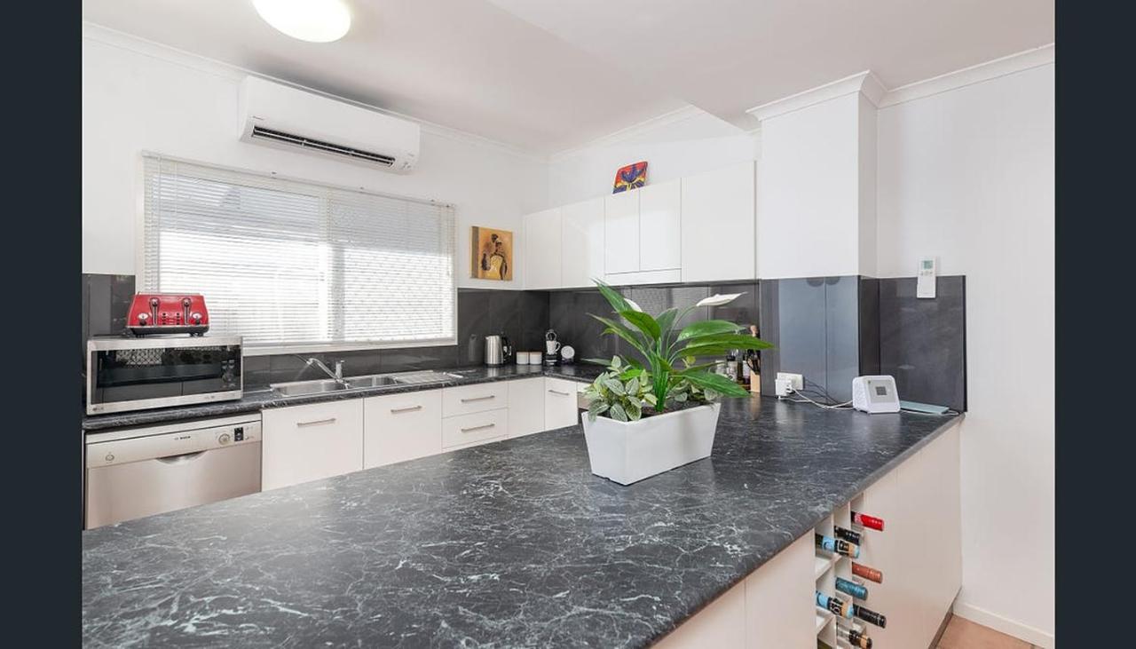 Modern 2 Bedroom Townhouse - Four Mile Beach Escapes Port Douglas Exterior photo